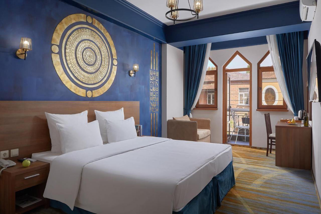 Garuda Boutique Hotel Сухуми Екстериор снимка