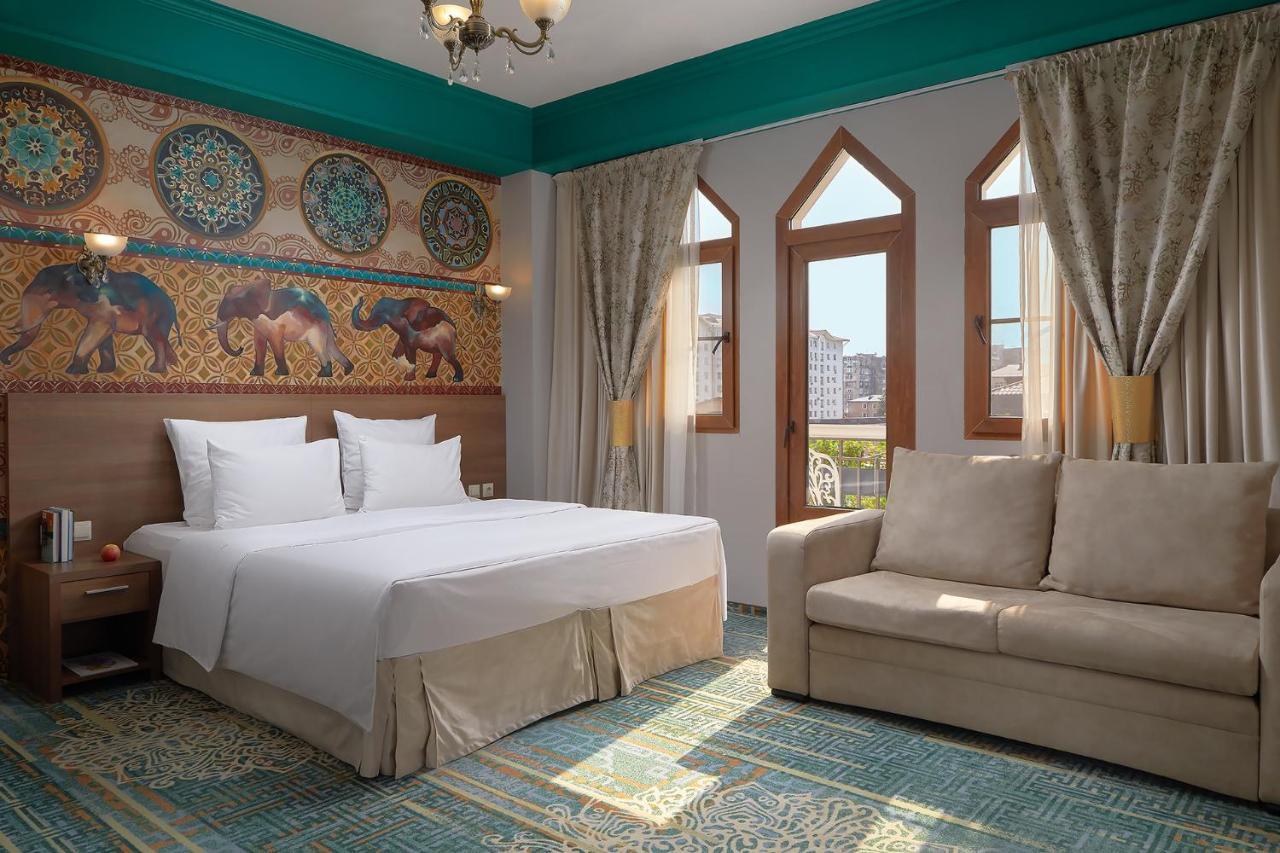 Garuda Boutique Hotel Сухуми Екстериор снимка