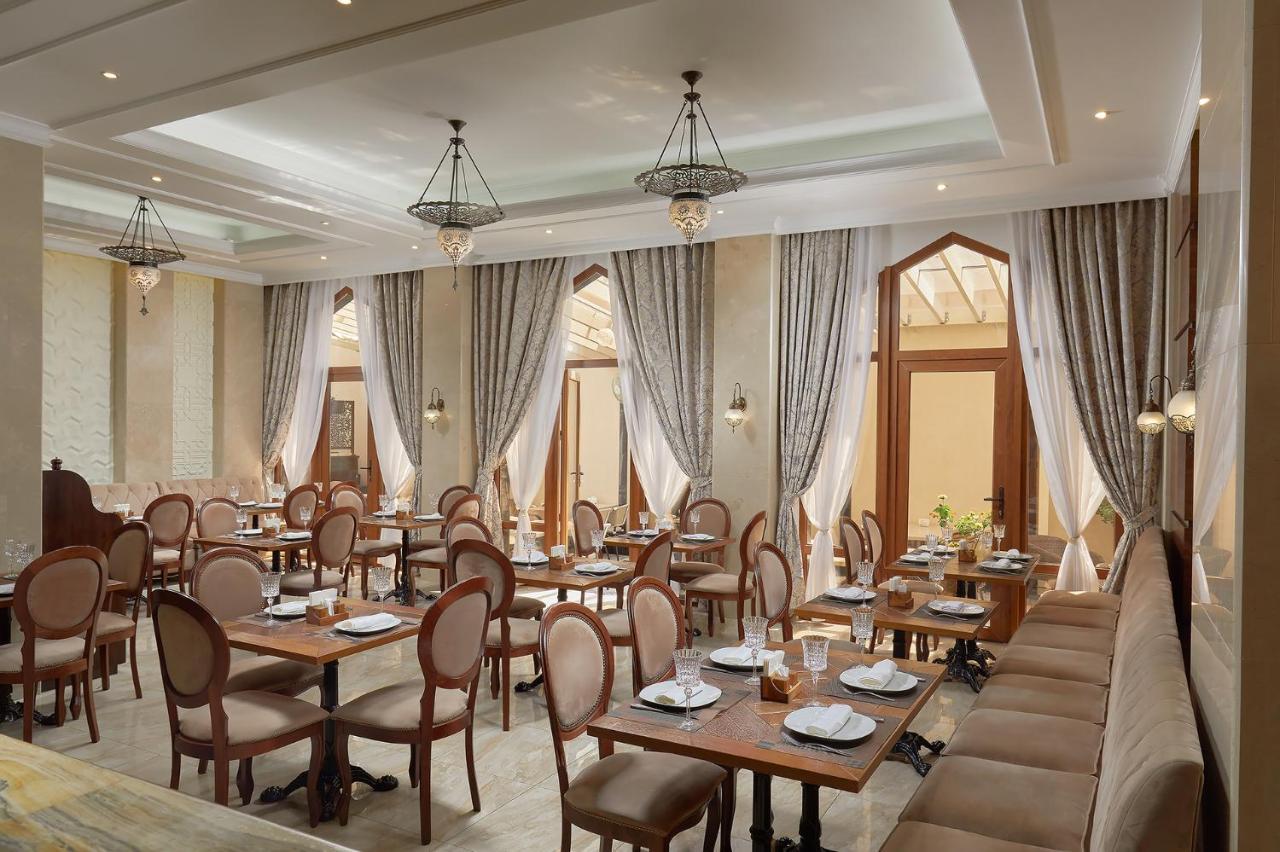 Garuda Boutique Hotel Сухуми Екстериор снимка