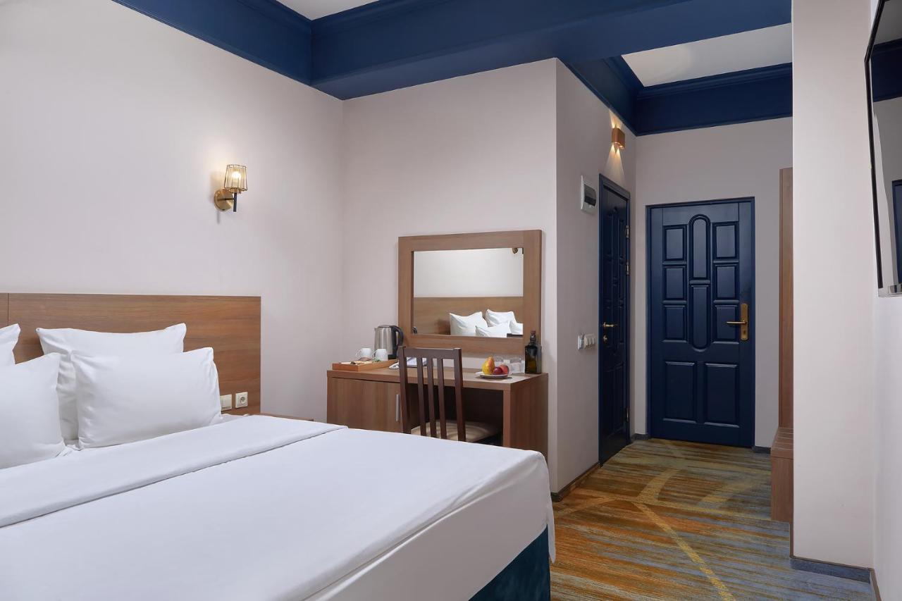 Garuda Boutique Hotel Сухуми Екстериор снимка
