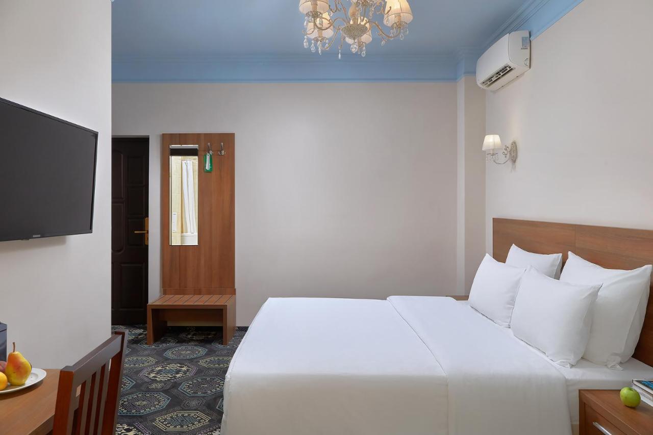 Garuda Boutique Hotel Сухуми Екстериор снимка