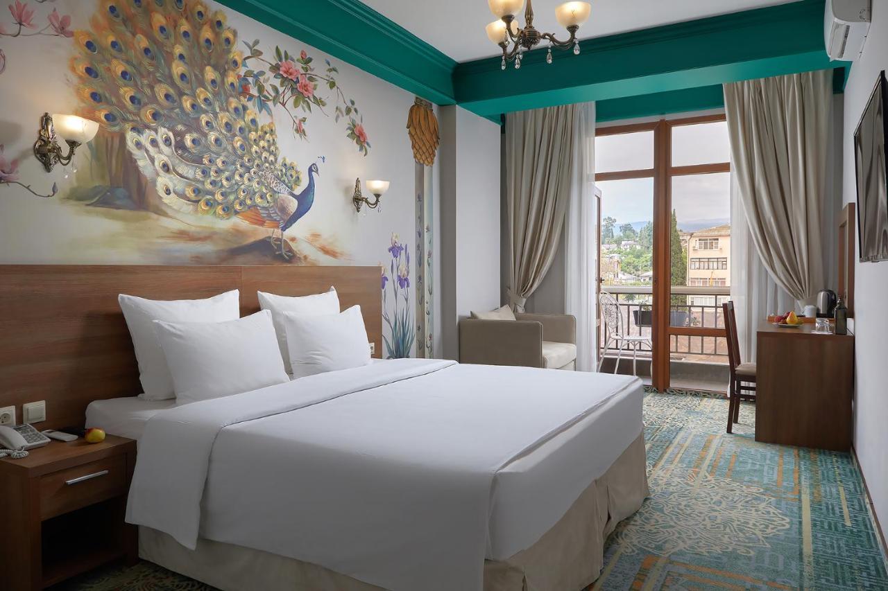 Garuda Boutique Hotel Сухуми Екстериор снимка