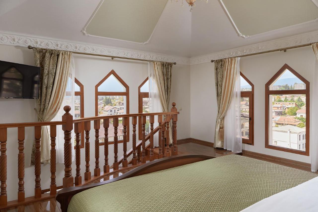 Garuda Boutique Hotel Сухуми Екстериор снимка