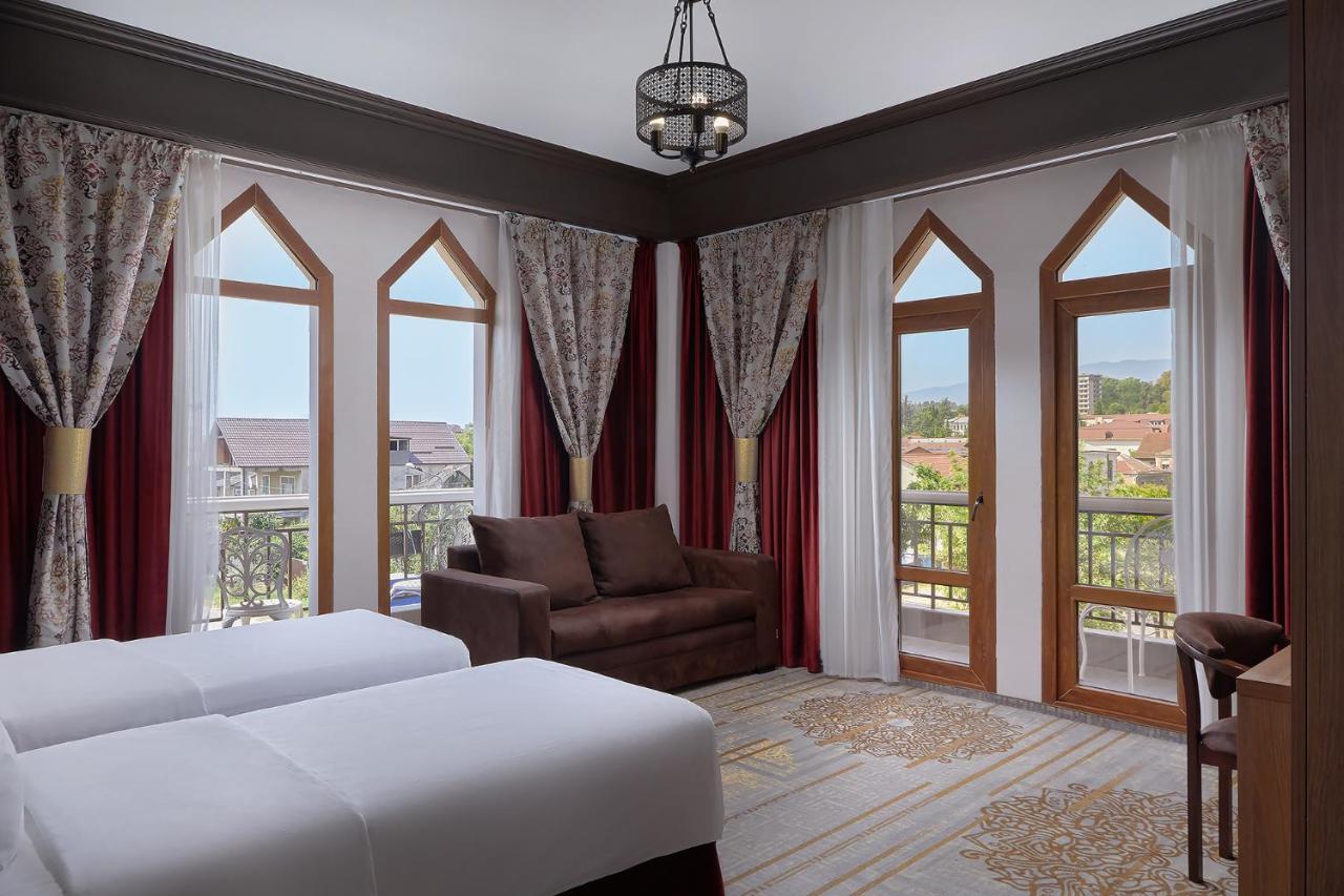 Garuda Boutique Hotel Сухуми Екстериор снимка