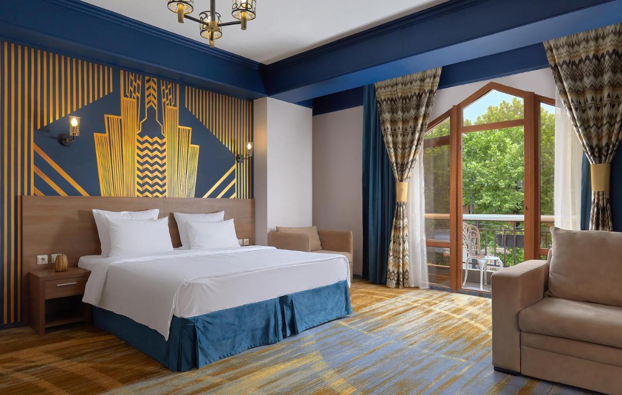 Garuda Boutique Hotel Сухуми Екстериор снимка