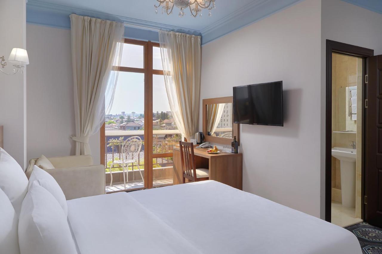 Garuda Boutique Hotel Сухуми Екстериор снимка