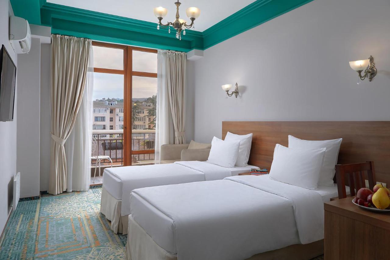 Garuda Boutique Hotel Сухуми Екстериор снимка