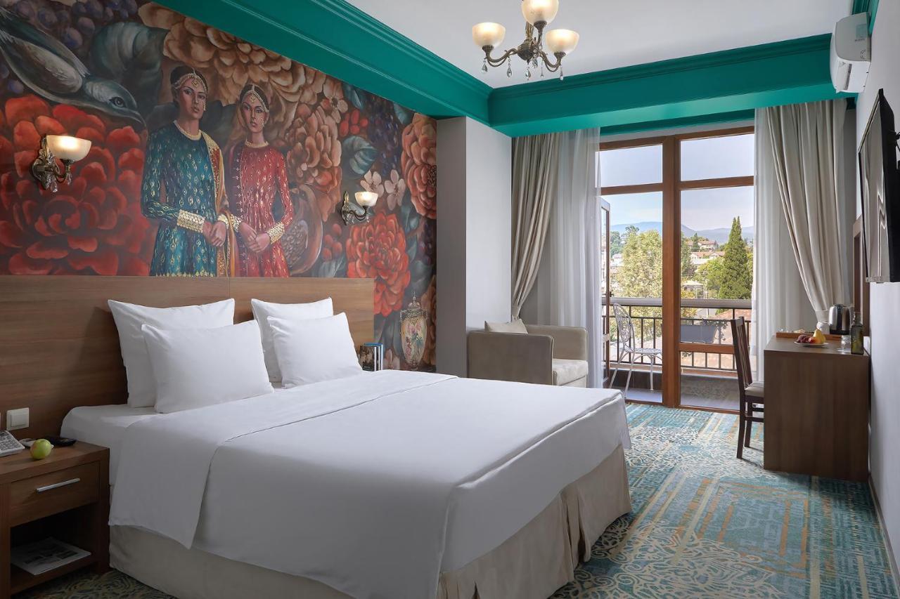 Garuda Boutique Hotel Сухуми Екстериор снимка